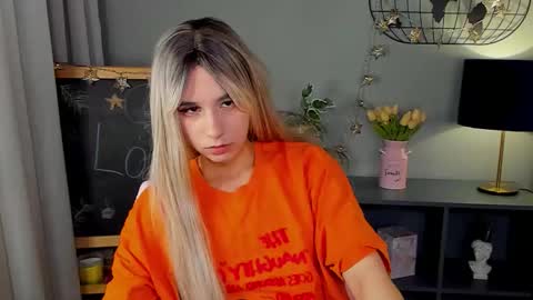 Snapshot of lesilos chatting on 02/05/26, 01:32 Eveline online show from 02/05/26, 01:32