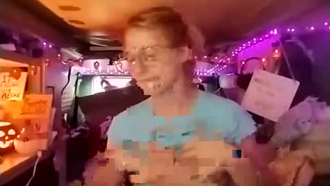 LesleyGumGrass- The Boring Trans girl online show from 10/17/25, 04:53