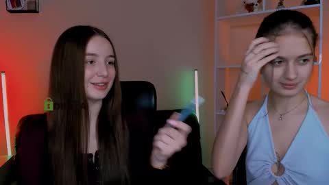 leslie_bird online show from 11/27/25, 10:06