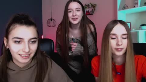 leslie_bird online show from 03/17/26, 09:56