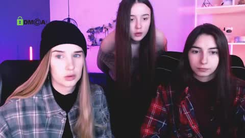 leslie_bird online show from 04/22/26, 08:50