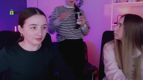 leslie_bird online show from 04/23/26, 08:46