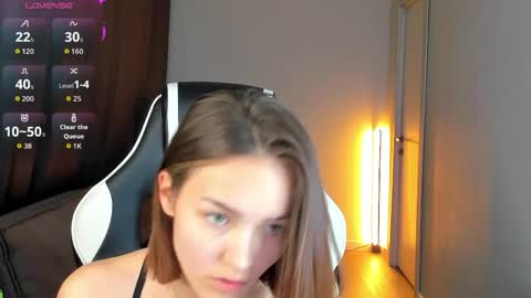 Snapshot of leslie_scottt chatting on 05/25/26, 01:00 Leslie online show from 05/25/26, 01:00