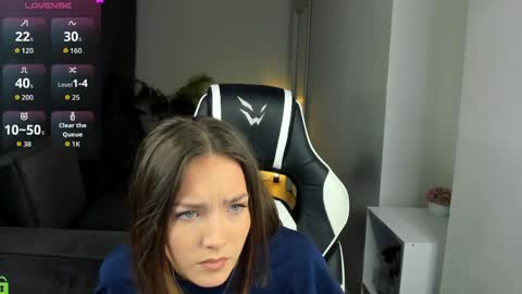 Snapshot of leslie_scottt chatting on 06/05/26, 01:01 Leslie online show from 06/05/26, 01:01