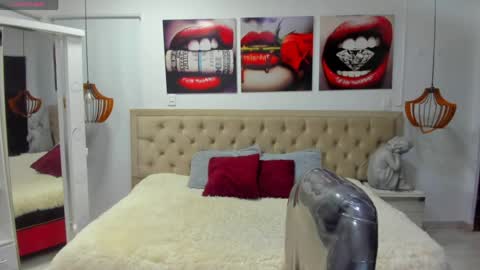 Snapshot of leslieanddrako chatting on 06/07/26, 06:00 L E S L E Y AND D R A K O online show from 06/07/26, 06:00