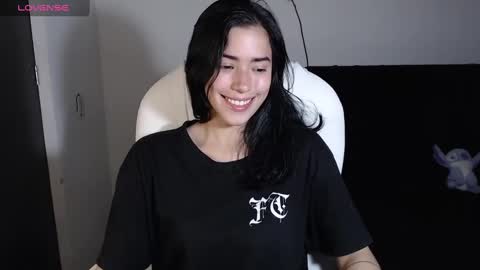 Snapshot of leslieblack_ chatting on 02/21/25, 12:16 leslie online show from 02/21/25, 12:16