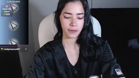 Snapshot of leslieblack_ chatting on 02/26/25, 11:04 leslie online show from 02/26/25, 11:04