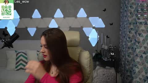 Snapshot of lesliekorfs chatting on 02/20/25, 09:42 LeslieKorfs online show from 02/20/25, 09:42