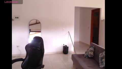 Snapshot of leslycarsson chatting on 05/15/26, 07:43 lesly online show from 05/15/26, 07:43