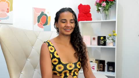 Snapshot of leslyflorez chatting on 12/20/24, 08:23 Lesly online show from 12/20/24, 08:23