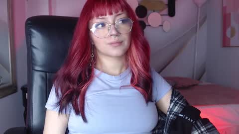 Snapshot of lessboobs_gh chatting on 01/18/25, 11:54 Less  online show from 01/18/25, 11:54