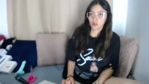 lessliee online show from 04/04/26, 07:50