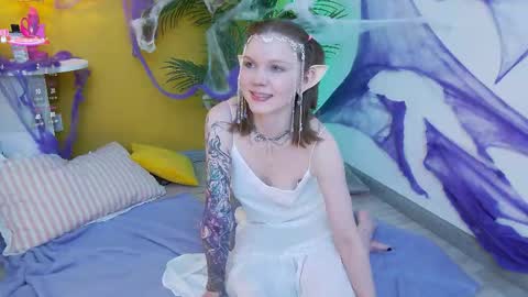 Lessy online show from 10/24/25, 03:03