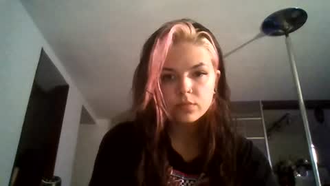 Snapshot of lethalivy chatting on 06/17/26, 03:53 Ivy online show from 06/17/26, 03:53