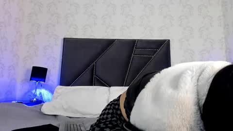 Snapshot of leti_white chatting on 10/28/25, 10:23 Leti White online show from 10/28/25, 10:23