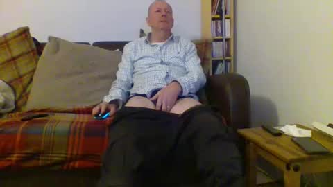 Snapshot of letmestrip chatting on 12/11/24, 04:09 paul online show from 12/11/24, 04:09