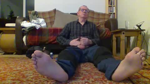 Snapshot of letmestrip chatting on 12/31/24, 12:11 paul online show from 12/31/24, 12:11