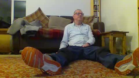 Snapshot of letmestrip chatting on 01/09/25, 12:14 paul online show from 01/09/25, 12:14