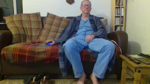 Snapshot of letmestrip chatting on 01/22/25, 11:43 paul online show from 01/22/25, 11:43