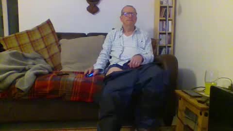 Snapshot of letmestrip chatting on 02/05/25, 12:10 paul online show from 02/05/25, 12:10