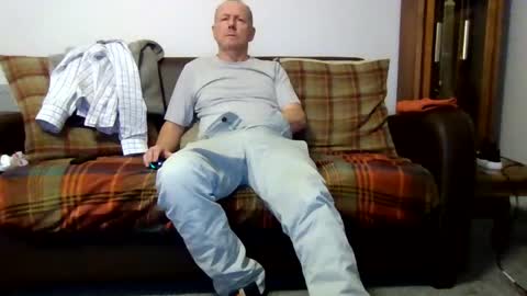 Snapshot of letmestrip chatting on 10/30/25, 07:14 paul online show from 10/30/25, 07:14