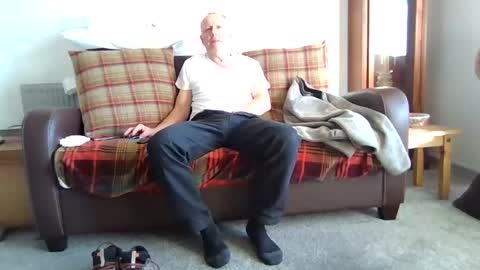 Snapshot of letmestrip chatting on 11/16/25, 10:10 paul online show from 11/16/25, 10:10