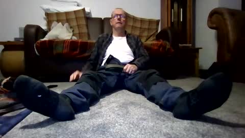 Snapshot of letmestrip chatting on 11/17/25, 10:26 paul online show from 11/17/25, 10:26