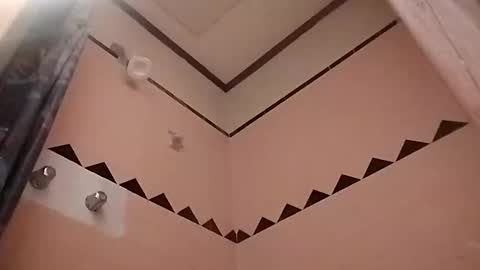 letmewetyoirpantiies online show from 10/08/25, 08:45