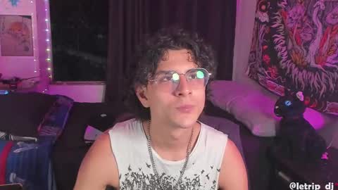 Snapshot of letrip__ chatting on 12/05/24, 01:25 letrip online show from 12/05/24, 01:25