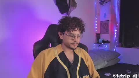 Snapshot of letrip__ chatting on 09/19/25, 04:03 letrip online show from 09/19/25, 04:03