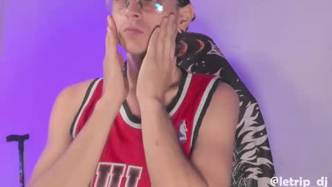 Snapshot of letrip__ chatting on 10/10/25, 03:22 letrip online show from 10/10/25, 03:22