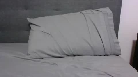 lets_play143 online show from 11/04/25, 01:16