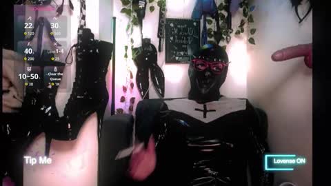 Snapshot of letsdoitbabez chatting on 10/18/25, 11:11 Julian Mask online show from 10/18/25, 11:11