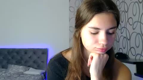 Snapshot of lette_emily chatting on 10/13/25, 11:32 Emily online show from 10/13/25, 11:32