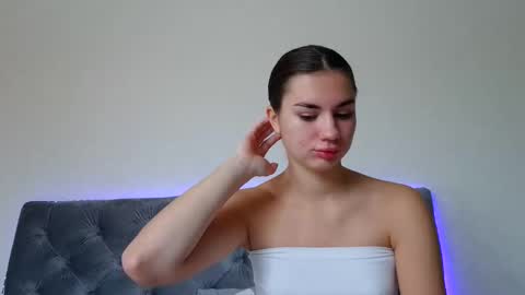 Snapshot of lette_emily chatting on 10/28/25, 10:30 Emily online show from 10/28/25, 10:30