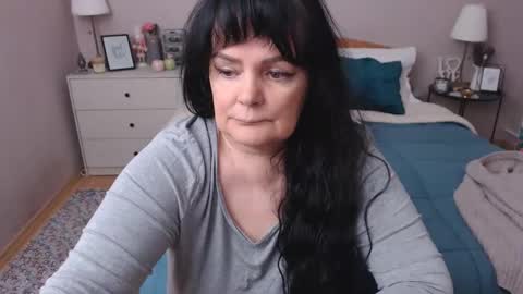 Mary online show from 12/17/25, 01:17