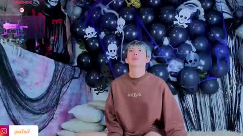 Levi  online show from 10/17/25, 02:52