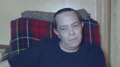 Snapshot of levon48 chatting on 12/13/24, 01:15 levon48 online show from 12/13/24, 01:15