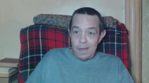 Snapshot of levon48 chatting on 12/25/24, 01:20 levon48 online show from 12/25/24, 01:20