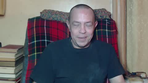 Snapshot of levon48 chatting on 01/29/25, 01:16 levon48 online show from 01/29/25, 01:16