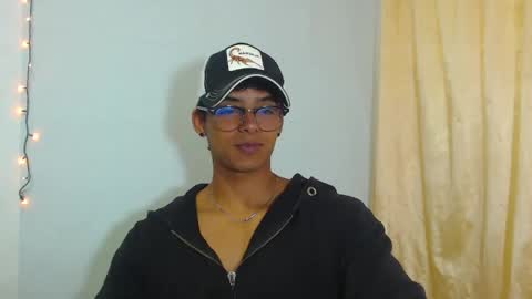 i  am lewis ly EDUARDO MEMDOZA15 online show from 04/18/26, 05:28