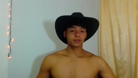 i  am lewis ly EDUARDO MEMDOZA15 online show from 04/20/26, 04:32