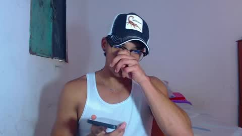 i  am lewis ly EDUARDO MEMDOZA15 online show from 04/23/26, 06:54