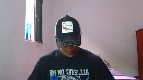 Snapshot of lewis_ly chatting on 06/15/26, 01:46 i am lewis ly EDUARDO MEMDOZA15 online show from 06/15/26, 01:46