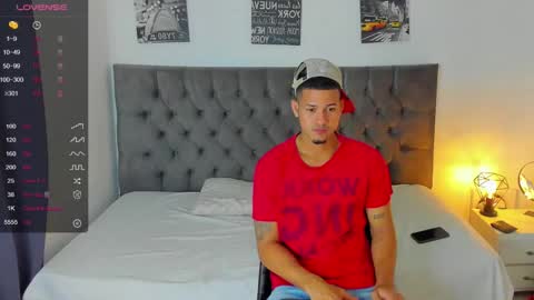 Snapshot of lewishamiltom chatting on 01/06/25, 06:20 lewis online show from 01/06/25, 06:20