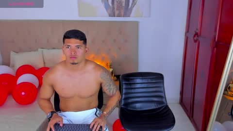 Snapshot of lewishamiltom chatting on 02/14/25, 09:53 lewis online show from 02/14/25, 09:53