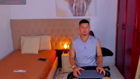 Snapshot of lewishamiltom chatting on 02/19/25, 06:43 lewis online show from 02/19/25, 06:43