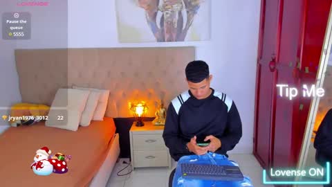 Snapshot of lewishamiltom chatting on 03/08/25, 06:37 lewis online show from 03/08/25, 06:37