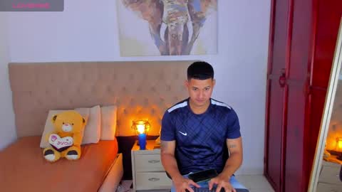 Snapshot of lewishamiltom chatting on 03/11/25, 06:30 lewis online show from 03/11/25, 06:30