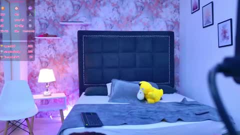 LexaDeRuso online show from 04/23/26, 08:11